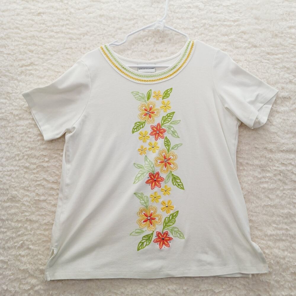 T-Shirt Women White Floral Embroidered Garden Party Bloomcore Cottage Cozy Sz L